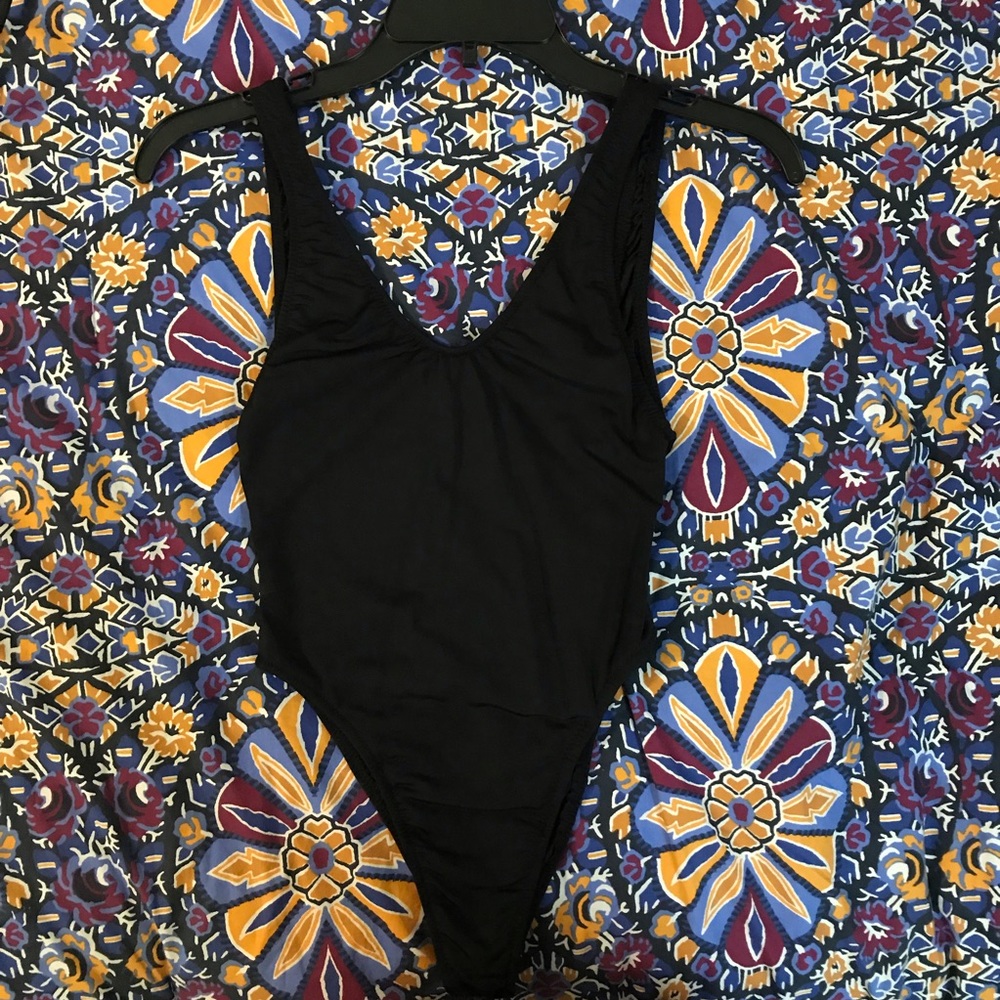 Highcut one piece swim✨